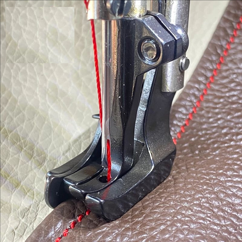 #S585R/S585L WALKING FOOT RIGH - Rolled Hem Foot recension och pris